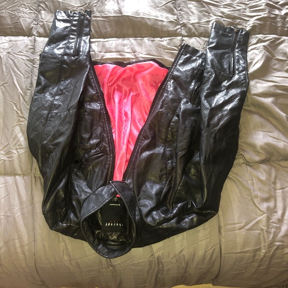 LIKE NEW Black Bomber coat - Picture 3 of 6